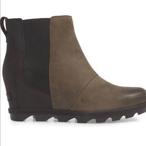Sorel Joan Wedge ll Chelsea Two-tone Bootie Size 9